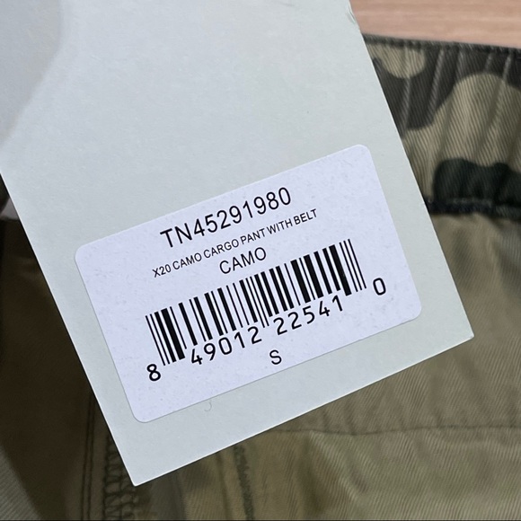 NWT Pam & Gela Camo Cargo Pants with Belt Size S Multicolor - Picture 12 of 13